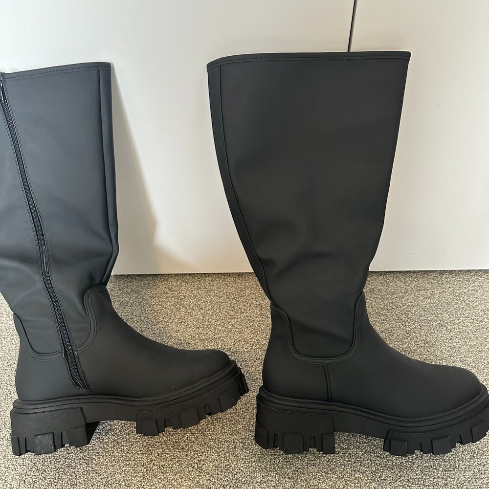 NWOT ASOS Matte Black Chunky Wide Calf Boots, Size 9